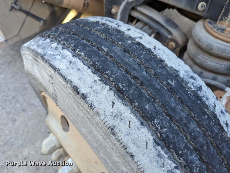 image for item LK9463 2007 Peterbilt 379  semi truck