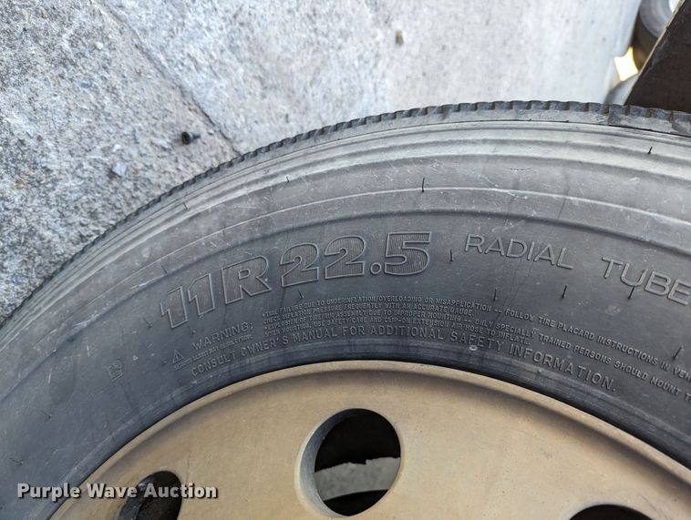 image for item LK9463 2007 Peterbilt 379  semi truck