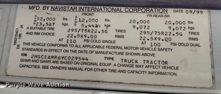 image for item LK9500 2000 International 9200i  semi truck