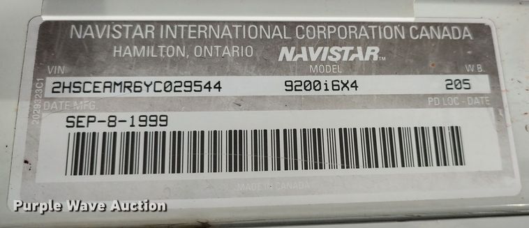 image for item LK9500 2000 International 9200i  semi truck