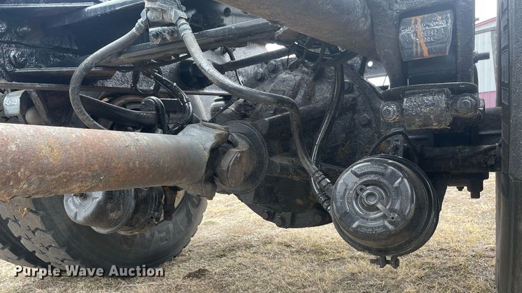 image for item LR9543 2005 Kenworth T300  truck cab and chassis