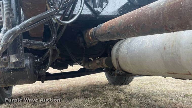 image for item LR9543 2005 Kenworth T300  truck cab and chassis