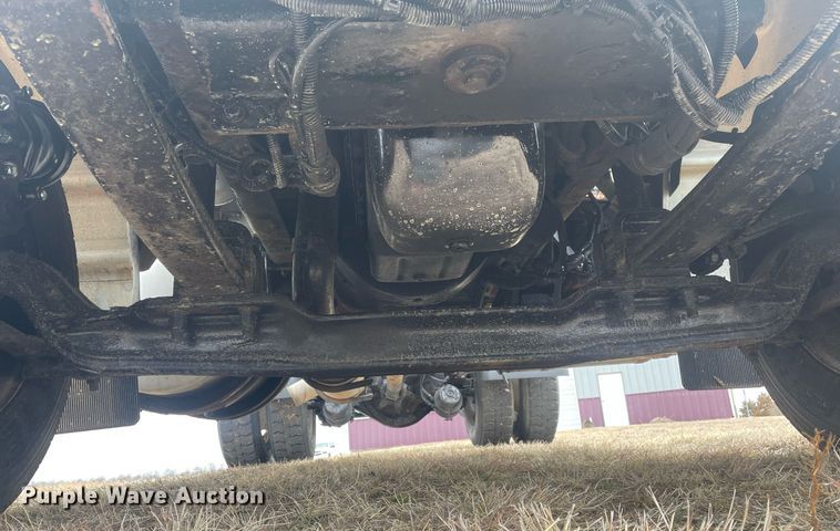 image for item LR9543 2005 Kenworth T300  truck cab and chassis