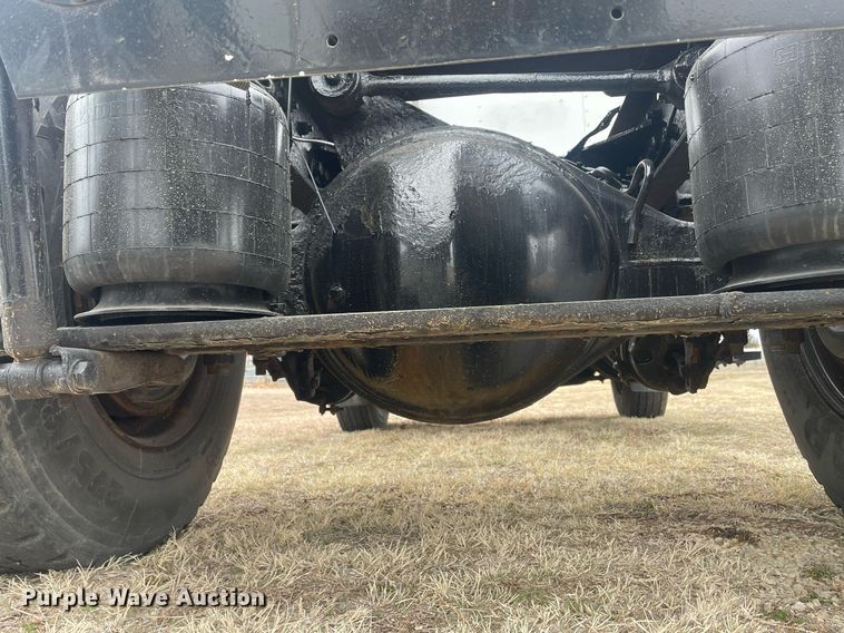 image for item LR9543 2005 Kenworth T300  truck cab and chassis