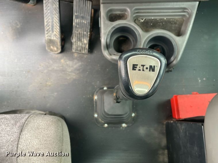 image for item LR9543 2005 Kenworth T300  truck cab and chassis