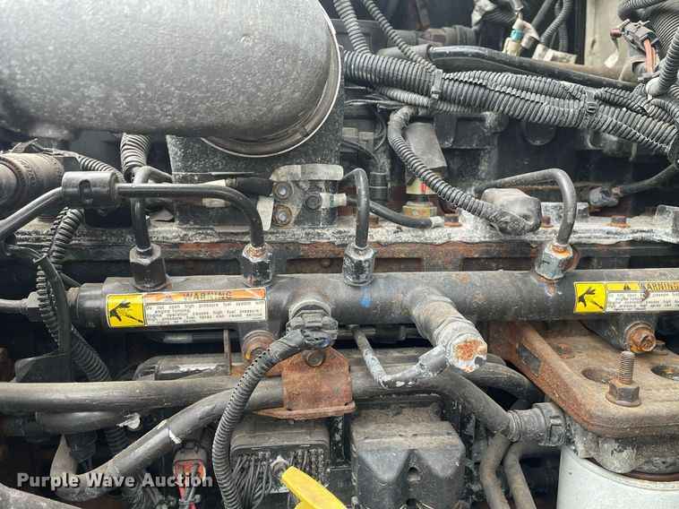 image for item LR9543 2005 Kenworth T300  truck cab and chassis