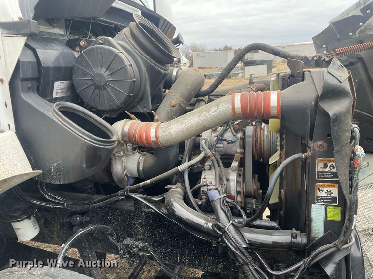 image for item LR9543 2005 Kenworth T300  truck cab and chassis