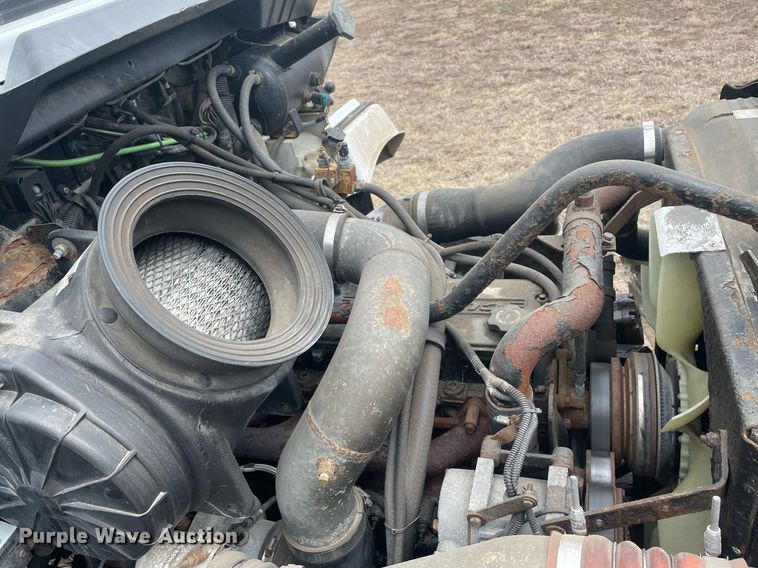 image for item LR9543 2005 Kenworth T300  truck cab and chassis