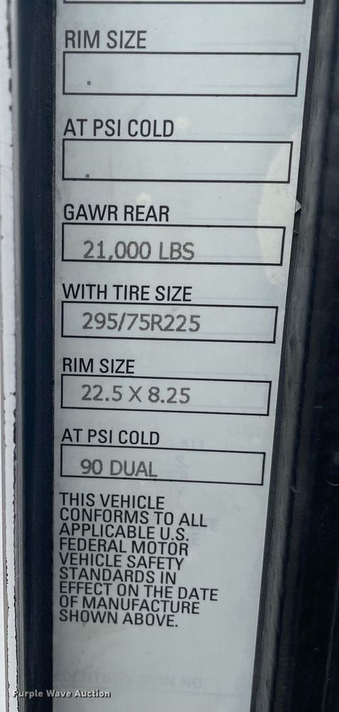 image for item LR9543 2005 Kenworth T300  truck cab and chassis