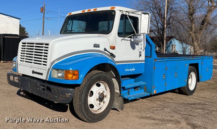 image for item MA9955 1995 International 4700  flatbed truck