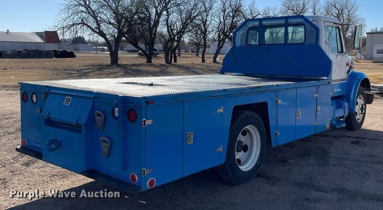 image for item MA9955 1995 International 4700  flatbed truck