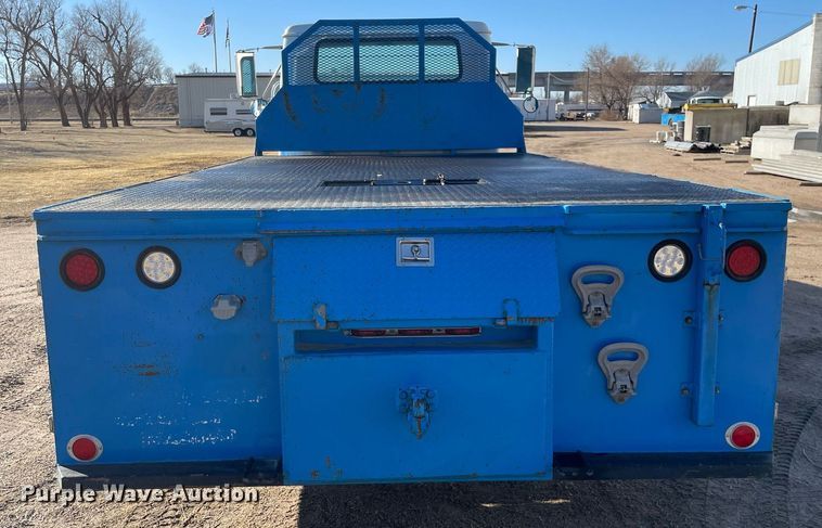 image for item MA9955 1995 International 4700  flatbed truck