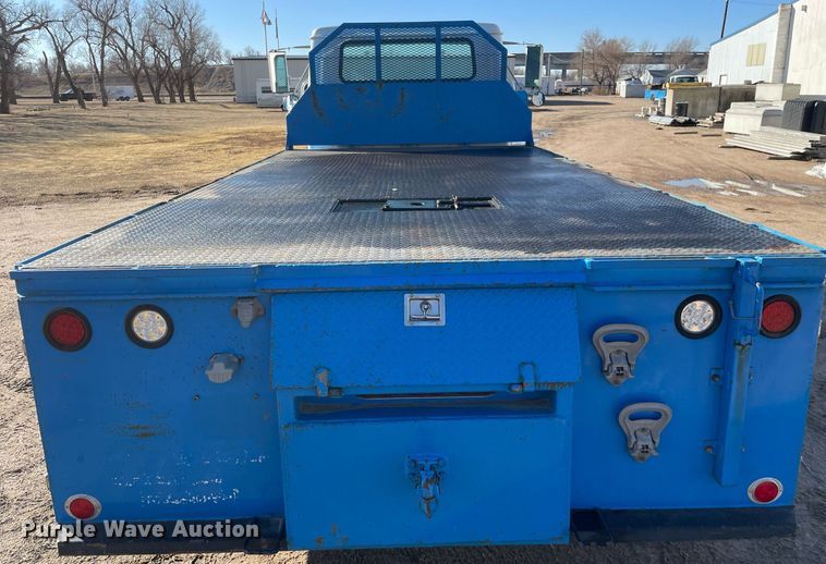 image for item MA9955 1995 International 4700  flatbed truck