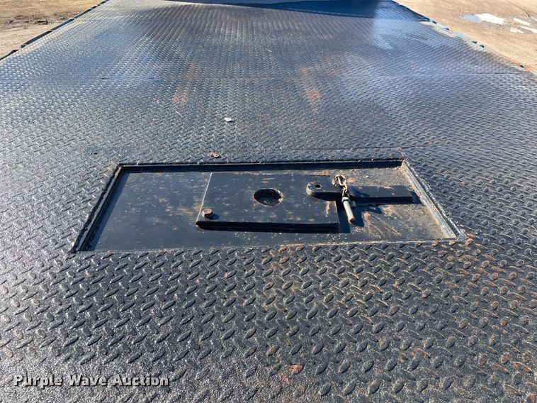 image for item MA9955 1995 International 4700  flatbed truck