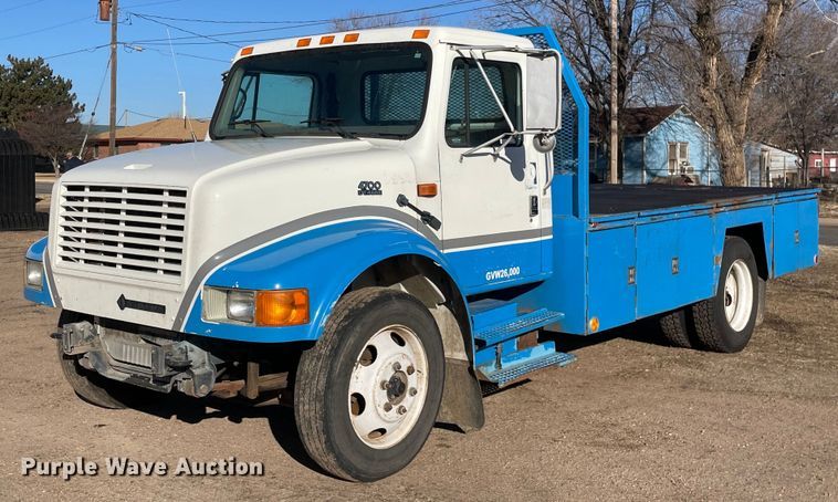 image for item MA9957 1996 International 4700  flatbed truck