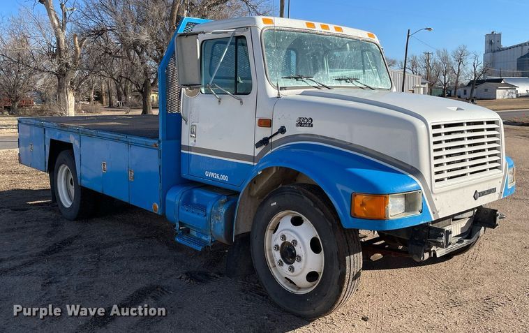 image for item MA9957 1996 International 4700  flatbed truck