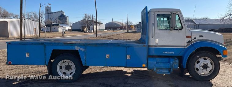 image for item MA9957 1996 International 4700  flatbed truck