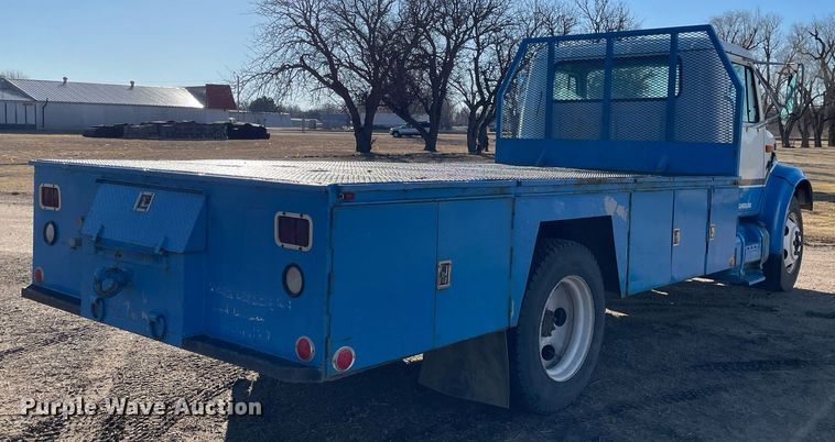 image for item MA9957 1996 International 4700  flatbed truck