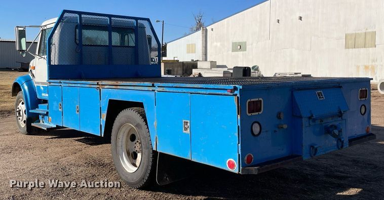 image for item MA9957 1996 International 4700  flatbed truck