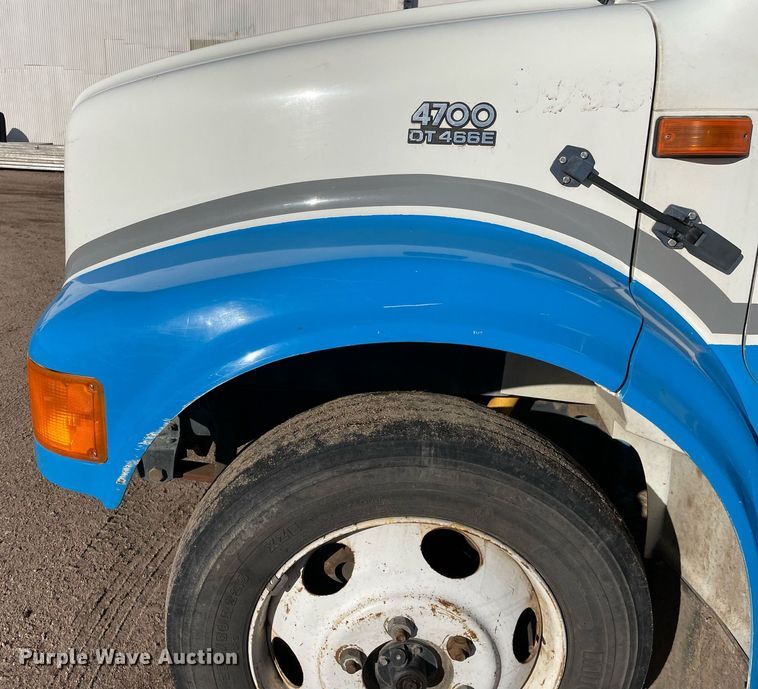 image for item MA9957 1996 International 4700  flatbed truck