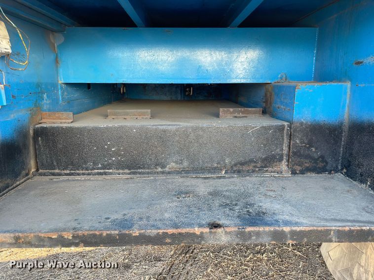 image for item MA9957 1996 International 4700  flatbed truck