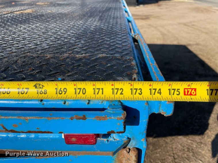 image for item MA9957 1996 International 4700  flatbed truck