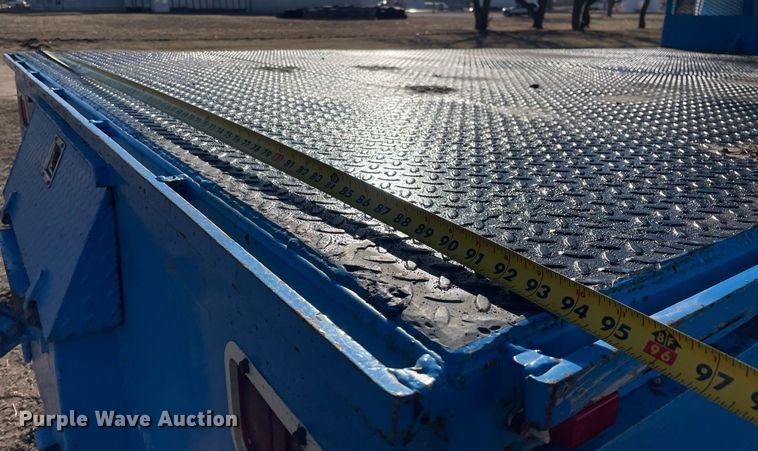 image for item MA9957 1996 International 4700  flatbed truck