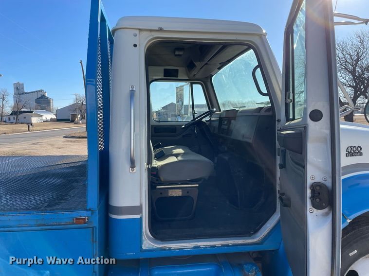 image for item MA9957 1996 International 4700  flatbed truck