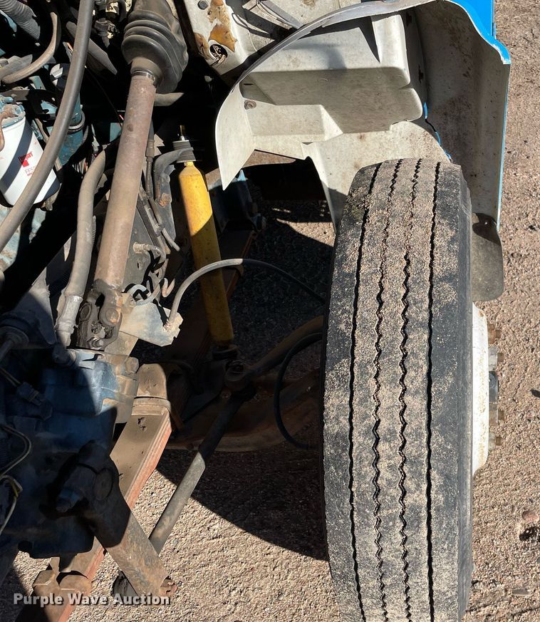 image for item MA9957 1996 International 4700  flatbed truck