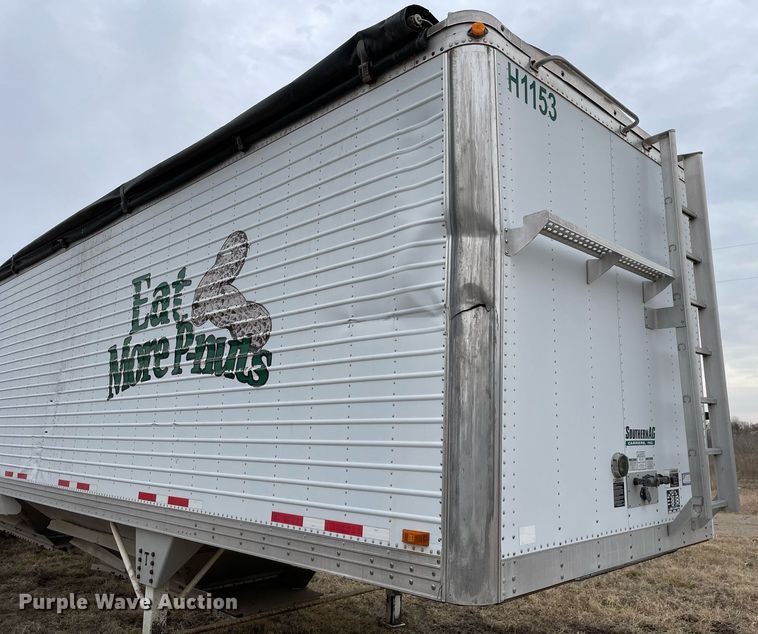 image for item MB9009 2011 Timpte Super Hopper  grain trailer