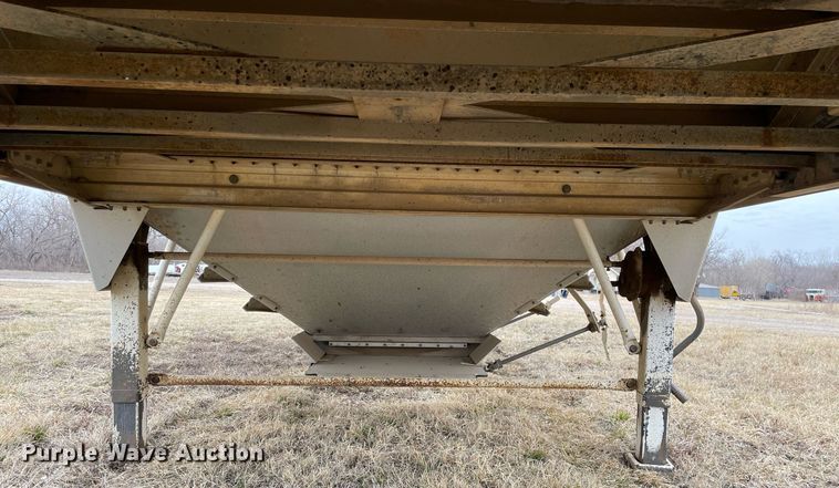 image for item MB9009 2011 Timpte Super Hopper  grain trailer