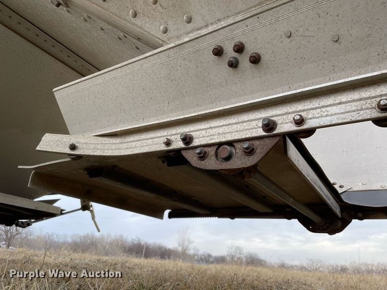 image for item MB9009 2011 Timpte Super Hopper  grain trailer