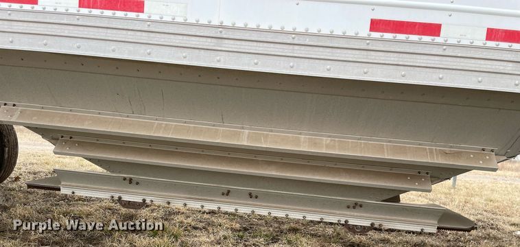 image for item MB9009 2011 Timpte Super Hopper  grain trailer