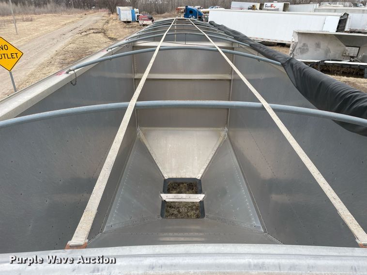 image for item MB9009 2011 Timpte Super Hopper  grain trailer