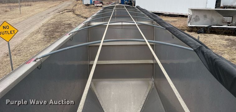 image for item MB9009 2011 Timpte Super Hopper  grain trailer