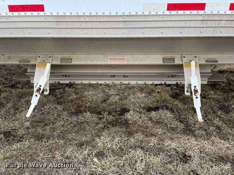 image for item MB9009 2011 Timpte Super Hopper  grain trailer