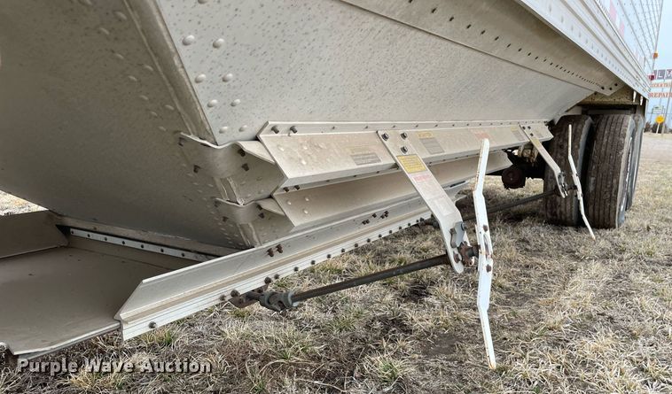 image for item MB9009 2011 Timpte Super Hopper  grain trailer