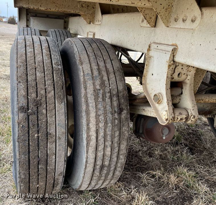 image for item MB9009 2011 Timpte Super Hopper  grain trailer