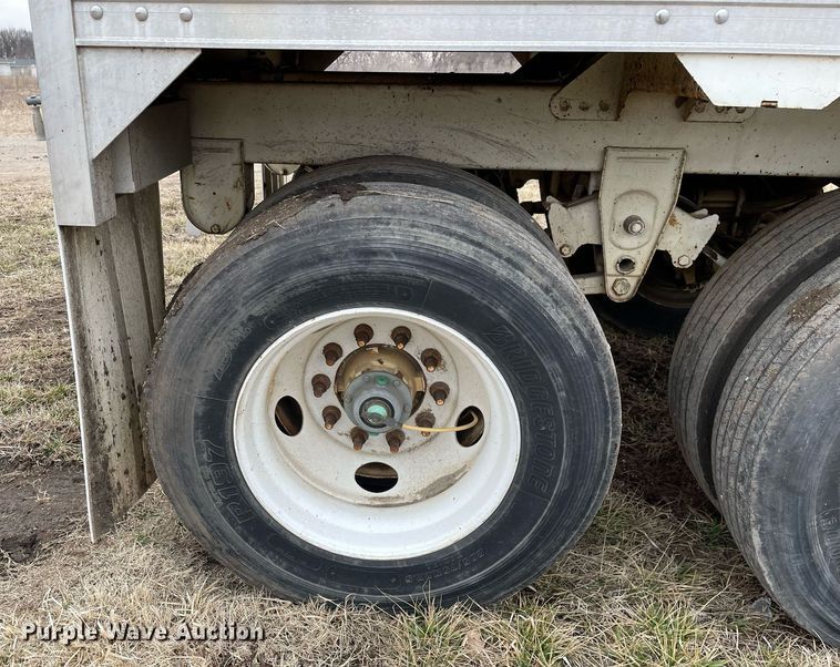 image for item MB9009 2011 Timpte Super Hopper  grain trailer