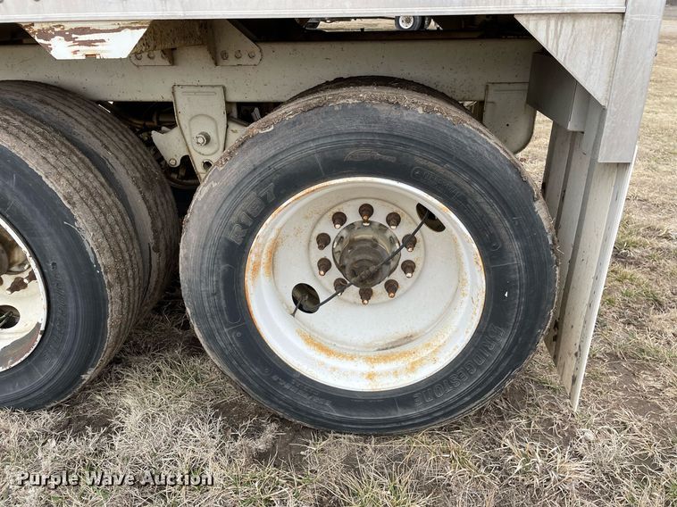 image for item MB9009 2011 Timpte Super Hopper  grain trailer