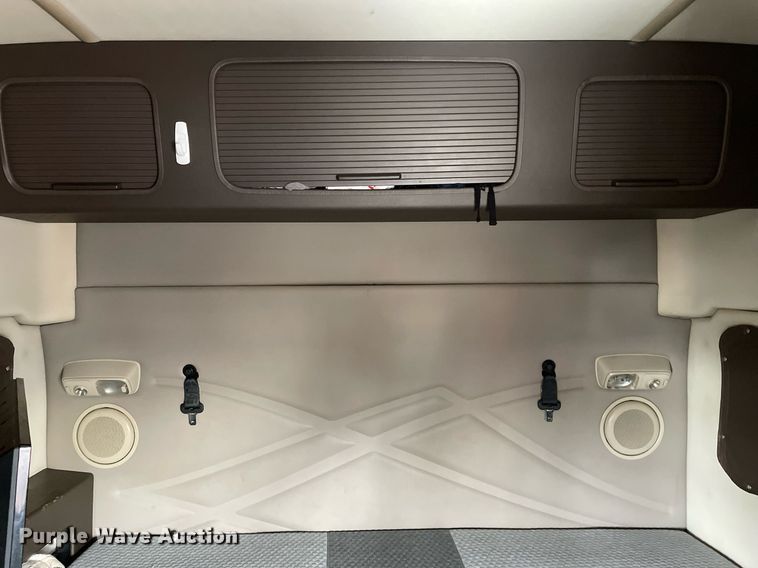 image for item MB9011 2014 Volvo VNL64T 730  semi truck