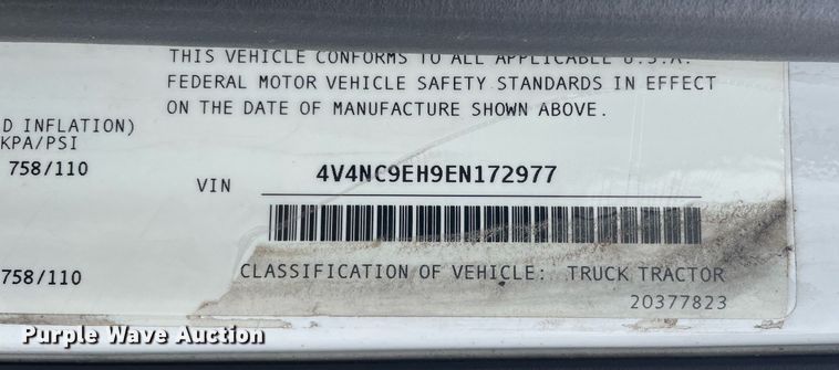 image for item MB9011 2014 Volvo VNL64T 730  semi truck