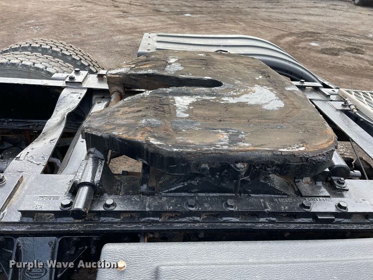 image for item MB9019 2000 Mack CH613  semi truck