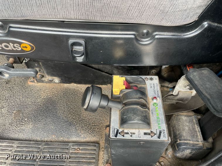 image for item MB9019 2000 Mack CH613  semi truck