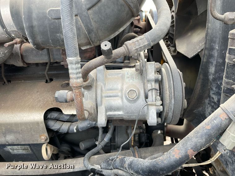 image for item MB9019 2000 Mack CH613  semi truck