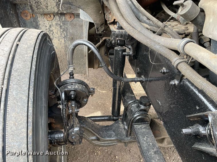 image for item MB9019 2000 Mack CH613  semi truck