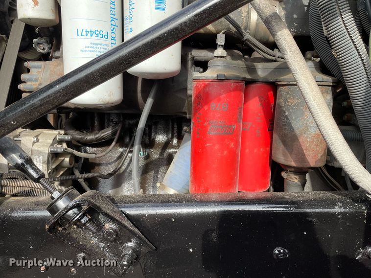 image for item MB9019 2000 Mack CH613  semi truck