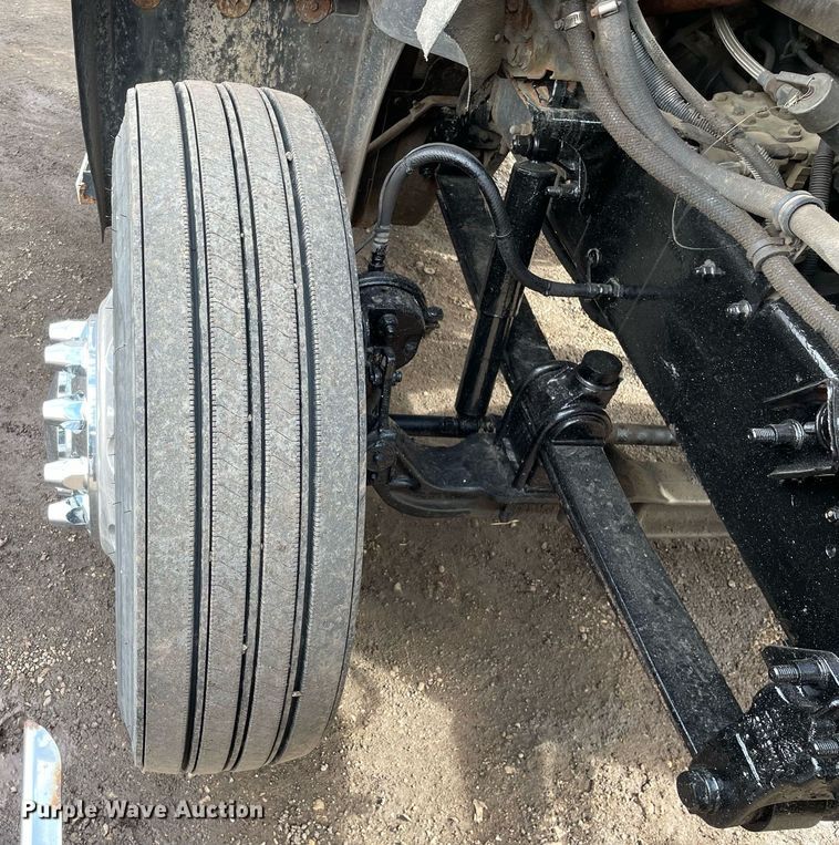 image for item MB9019 2000 Mack CH613  semi truck