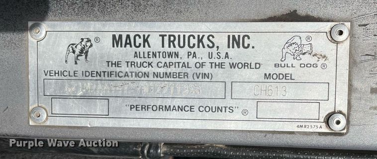 image for item MB9019 2000 Mack CH613  semi truck