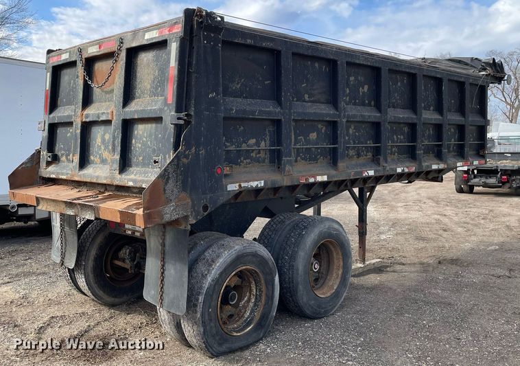 image for item MB9020 1987 Hilbilt  end dump trailer